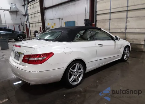 2013 Mercedes-Benz E 350 z USA, uszkodzony, nr VIN WDDKK5KF7DF208273